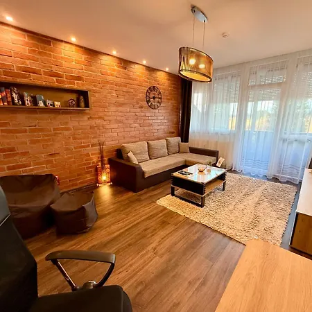 Edge Hideaway *