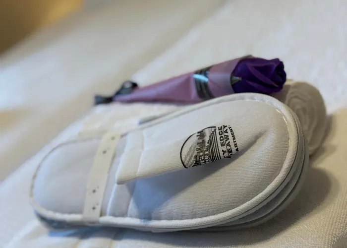 Edge Hideaway Apartment