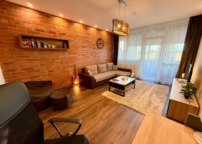 Edge Hideaway *